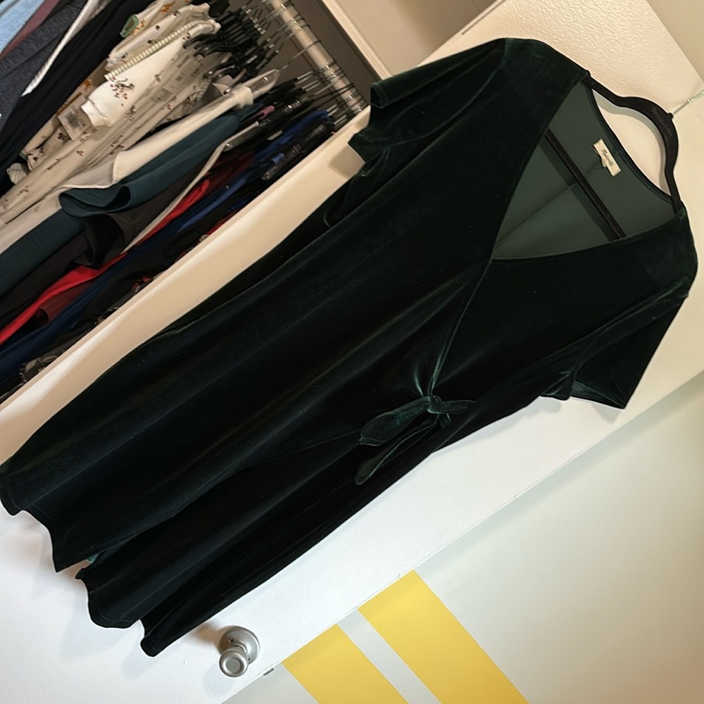 Madewell velvet wrap dress. Green. Size XL.